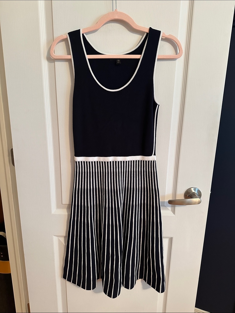 Banana Republic dark blue and white pleated dress